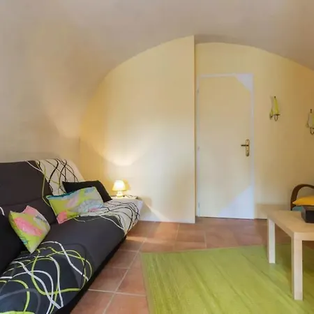 Rue Du Plus Bas Mas, Donnat Apartment